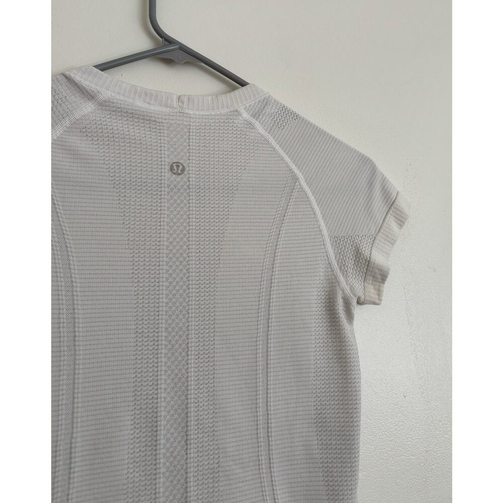 White Women's Lululemon Swiftly Tech Short Sleeve Tee 4 - Picture 6 of 7